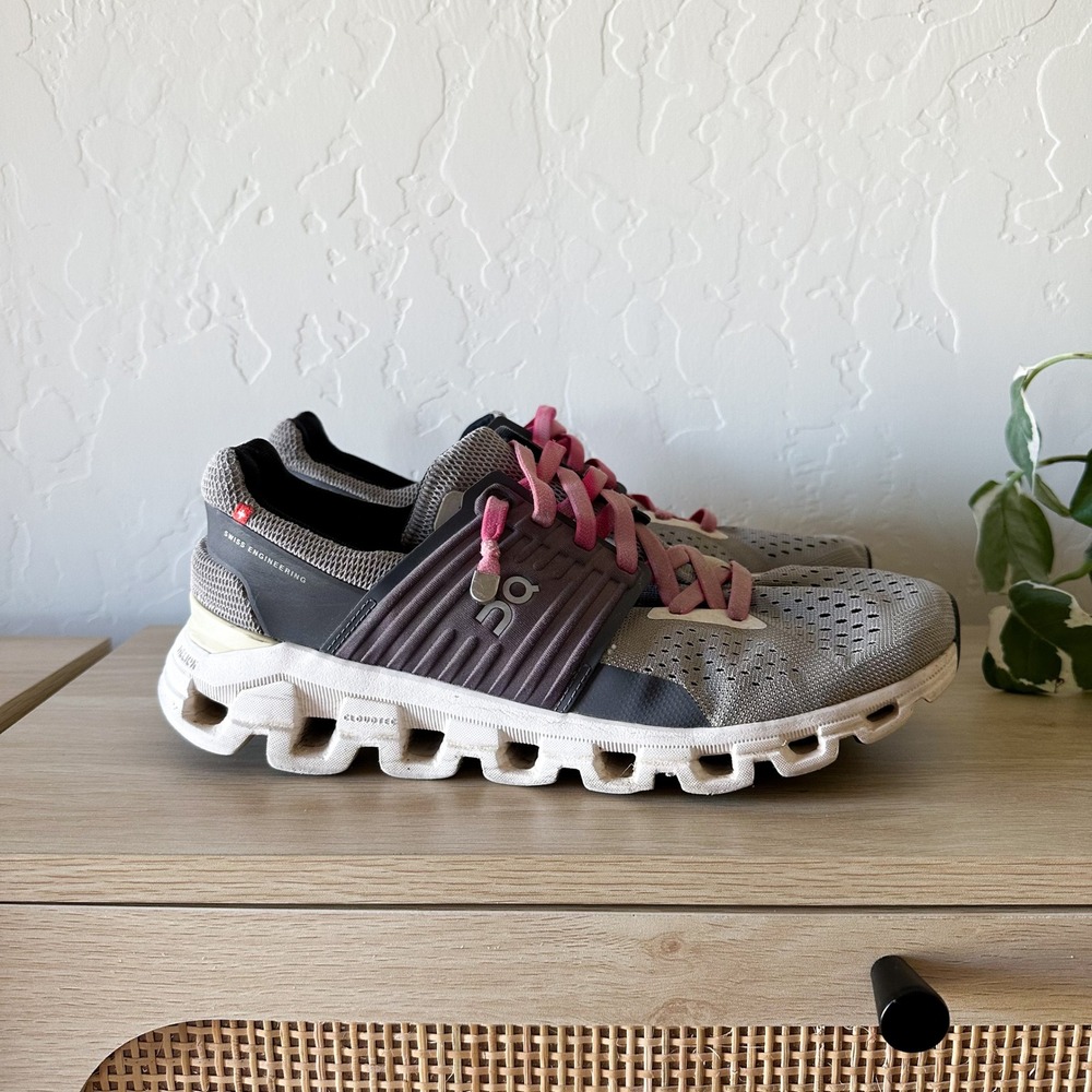 On Running | Cloudswift 3 Mesh Running Sneakers in Grey Pink size 8 - Picture 2 of 7